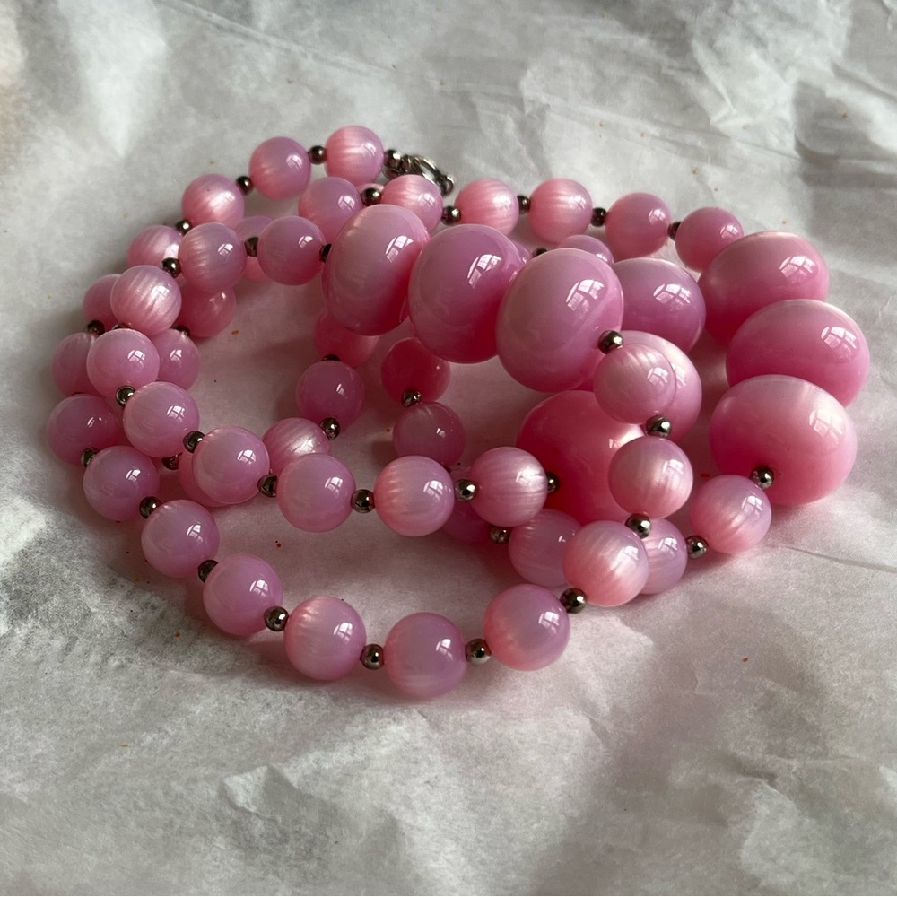 Vintage 60s Pink Lucite Moonglow Chunky Beaded
Long Necklace - Picture 7 of 9